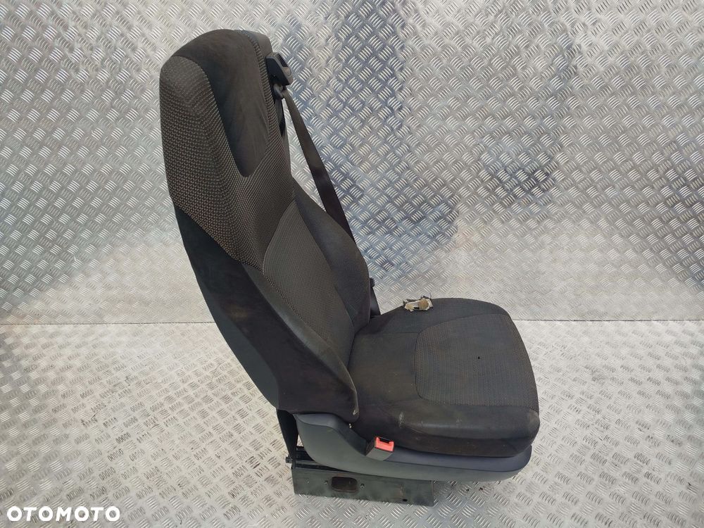 FOTEL KIEROWCY PNEUMATYCZNY DAF XF 106 - 4