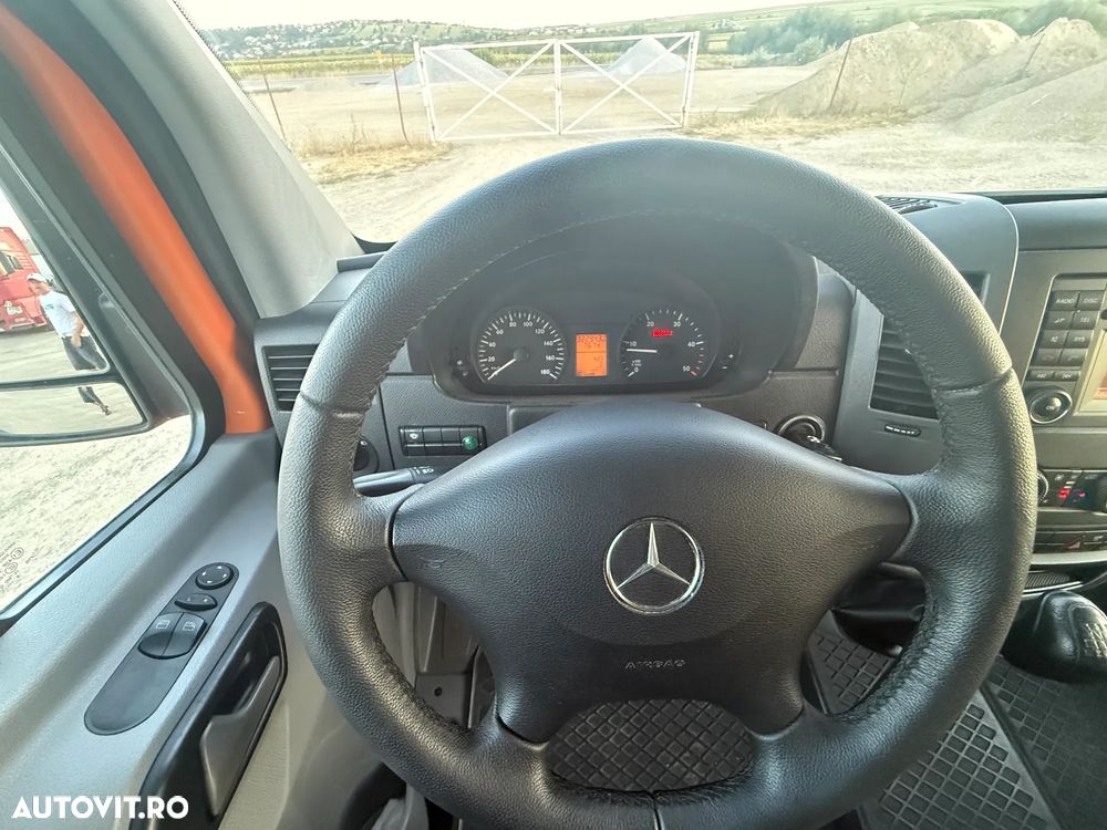Mercedes-Benz SPRINTER - 11