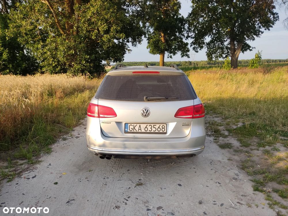 Volkswagen Passat 2.0 TDI DSG BlueMotion Technology Comfortline - 14