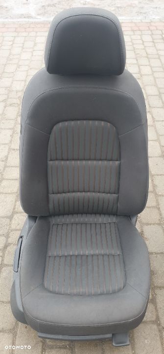 FOTEL PRAWY PRZÓD AUDI A4 B8 - 1