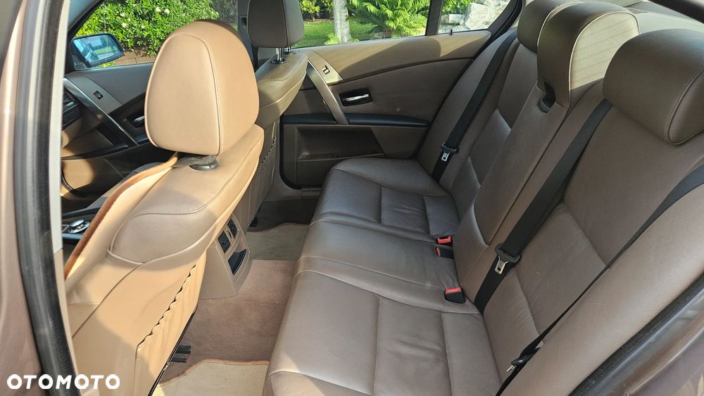 BMW Seria 5 520i - 5