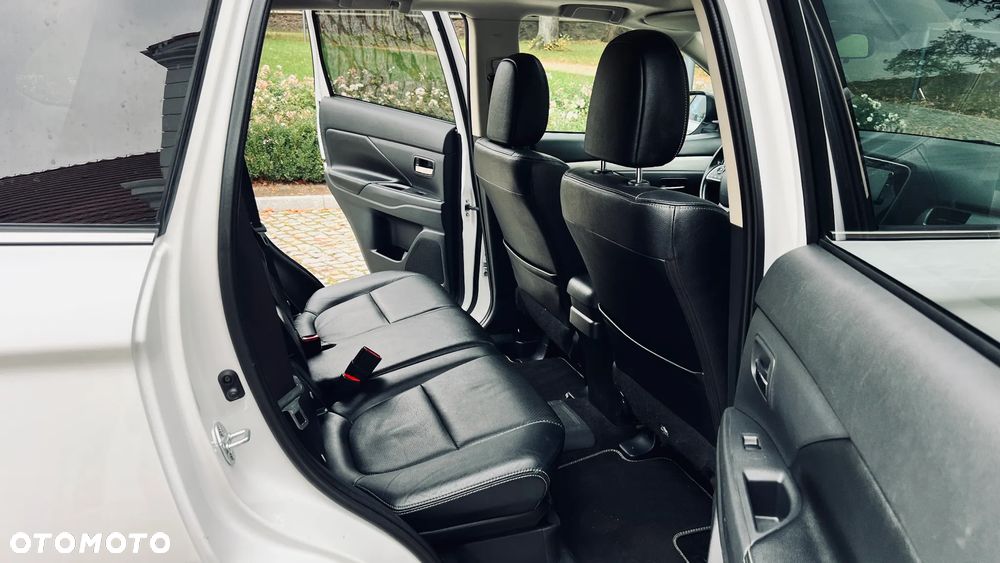 Mitsubishi Outlander - 33