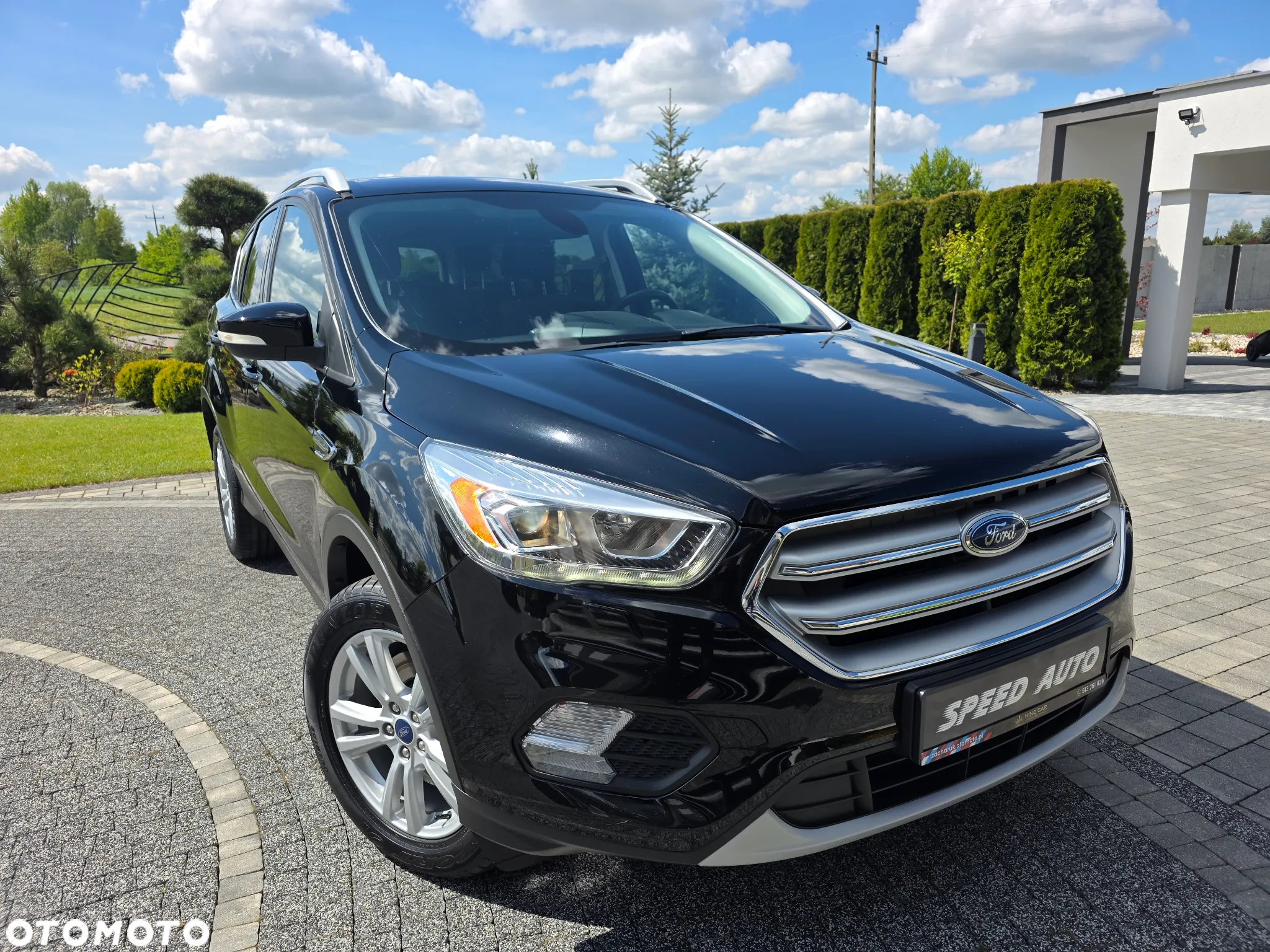 Ford Kuga 2.0 TDCi 2x4 Titanium - 4