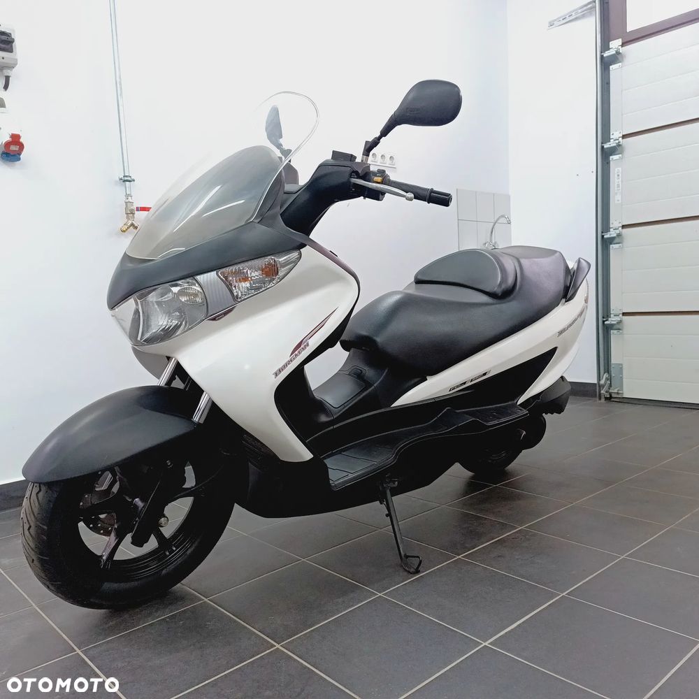 Suzuki Burgman - 5