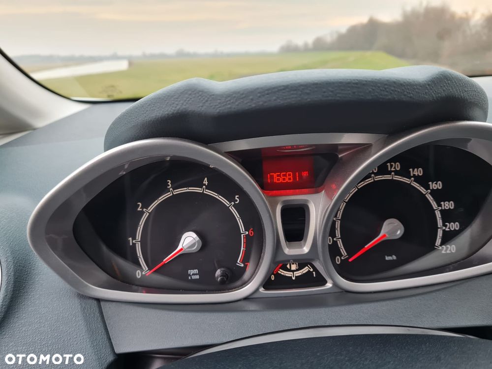 Ford Fiesta 1.25 Titanium - 20