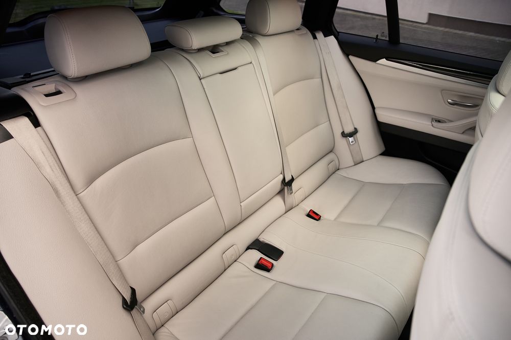 BMW Seria 5 530d xDrive - 26