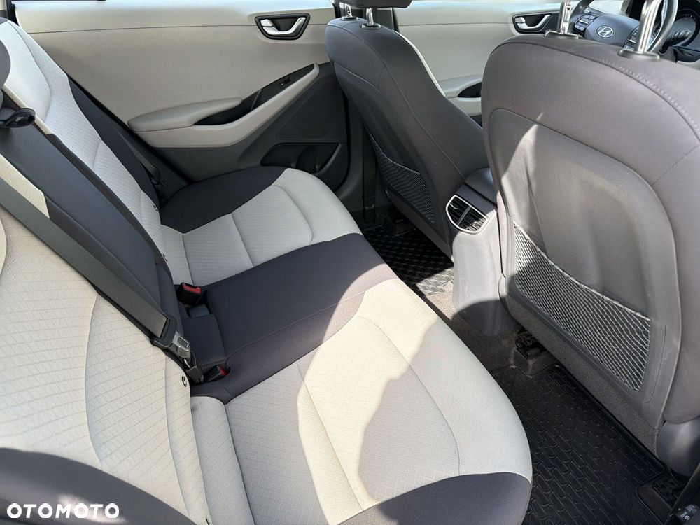 Hyundai IONIQ Hybrid Premium - 37
