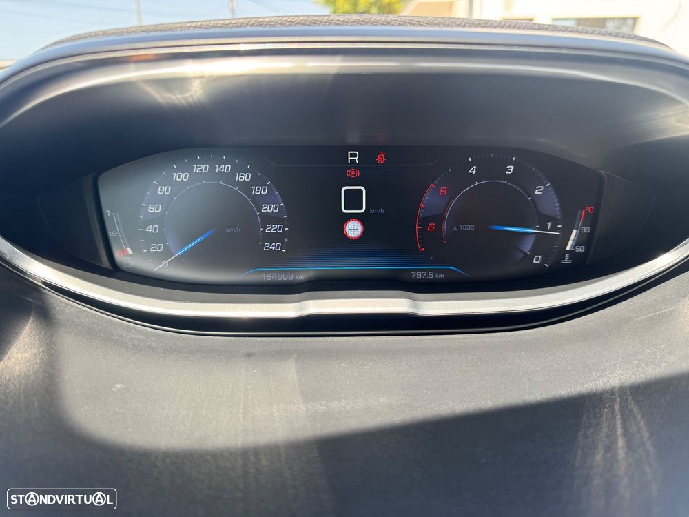 Peugeot 3008 BlueHDi 120 Stop & Start EAT6 Active - 9