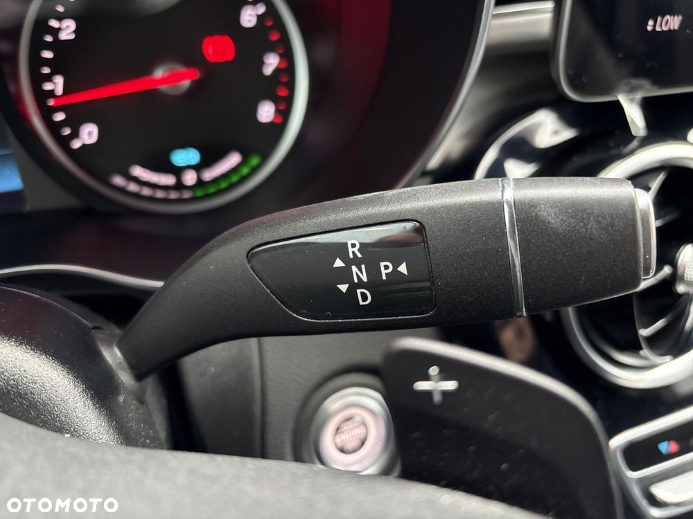 Mercedes-Benz GLC - 22