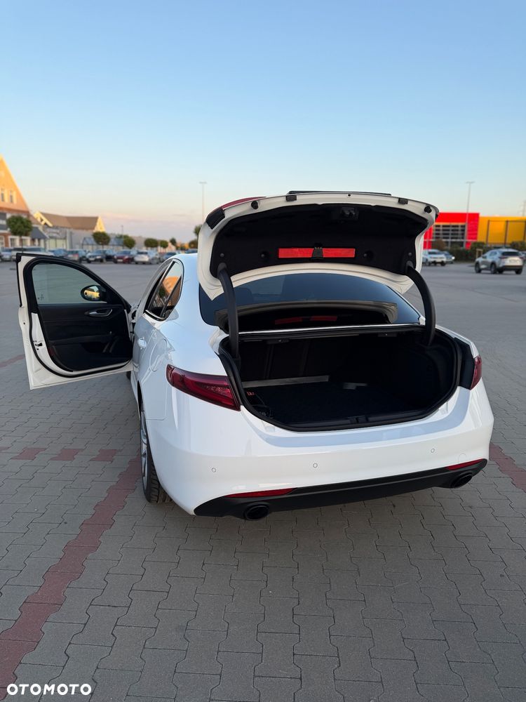 Alfa Romeo Giulia 2.0 Turbo B-Tech Edition - 12
