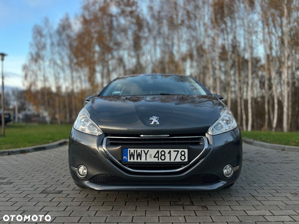 Peugeot 208 - 10