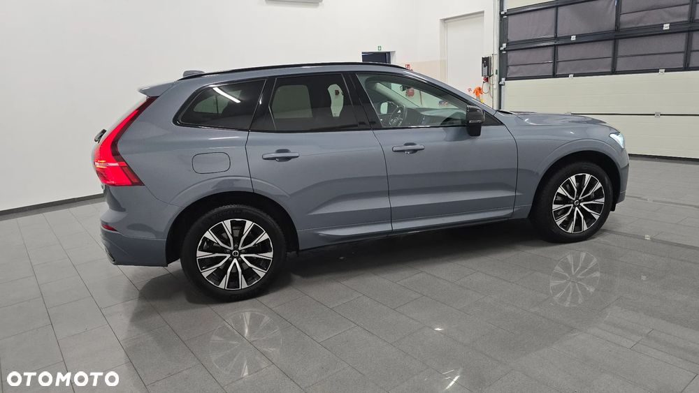 Volvo XC 60 B4 D Plus Dark - 3