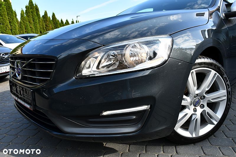 Volvo V60 D3 Momentum - 32