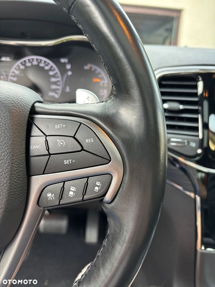 Jeep Grand Cherokee - 24