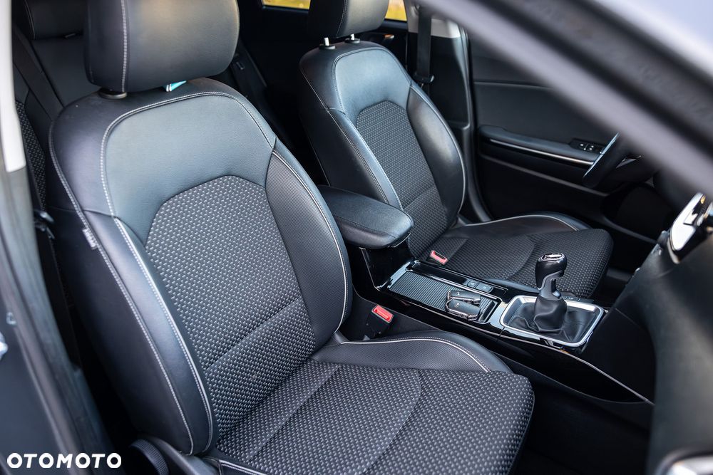 Kia Ceed 1.6 CRDi Platinum Edition - 29