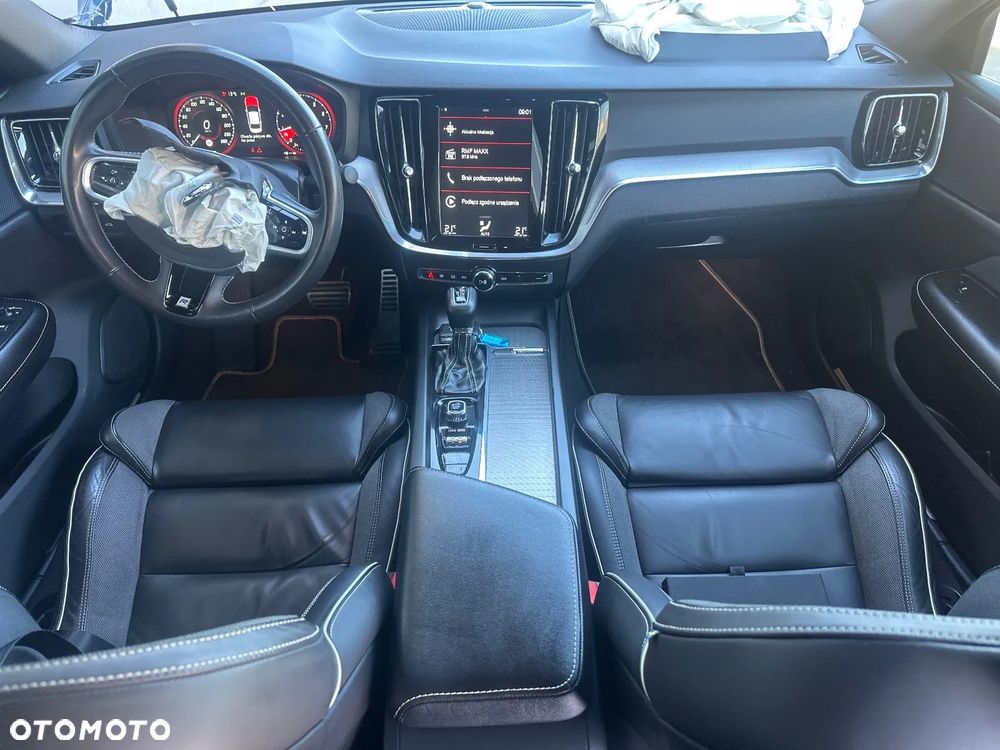 Volvo S60 T4 Momentum Pro - 11