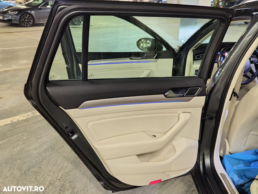 Volkswagen Passat - 26