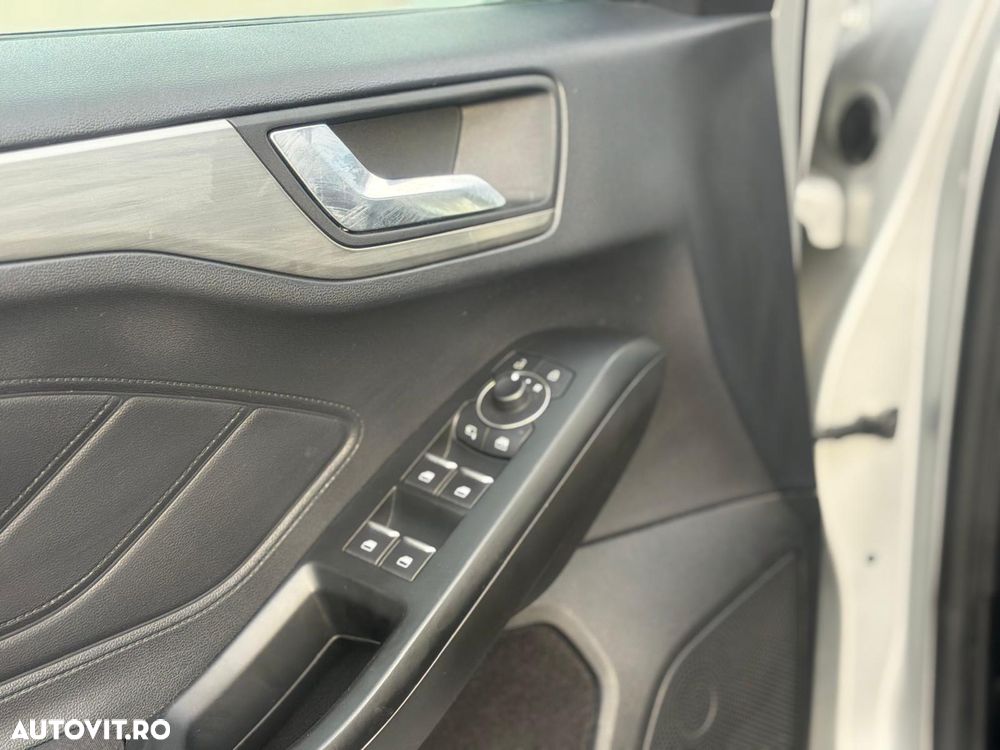 Ford Focus 1.0 EcoBoost Titanium - 21