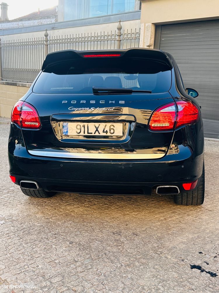 Porsche Cayenne S - 16