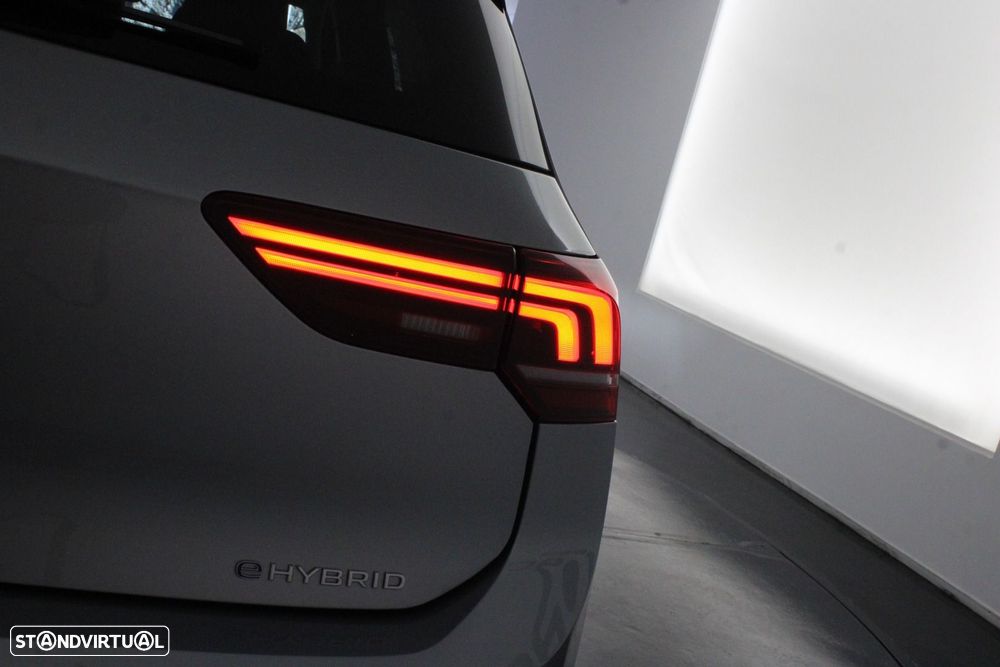 Volkswagen Golf 1.5 TSI e-Hybrid Style DSG — fotografia 48