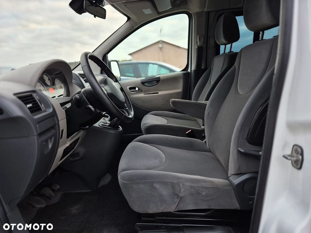 Peugeot Expert (8-Sitze) - 18