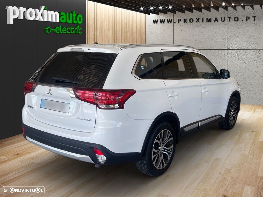 Mitsubishi Outlander 2.2 DI-D Instyle Navi - 14