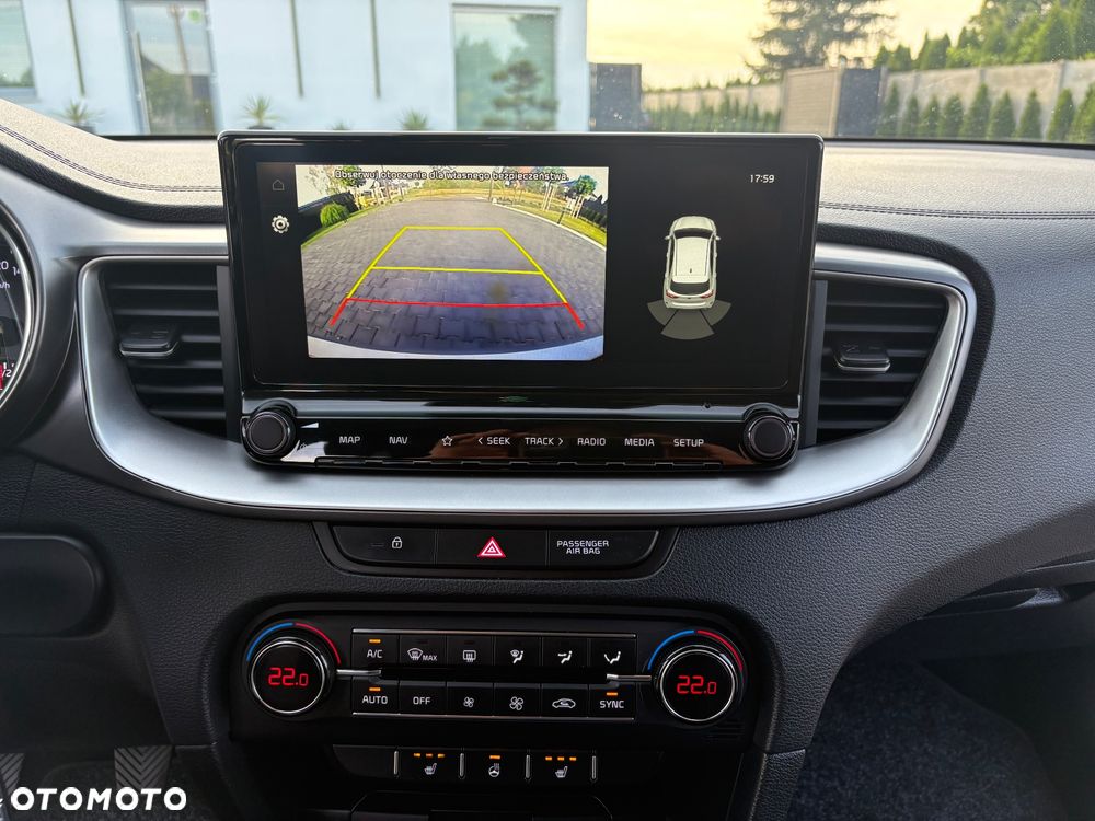 Kia Ceed 1.6 CRDi 136 ISG Dream-Team Edition - 25