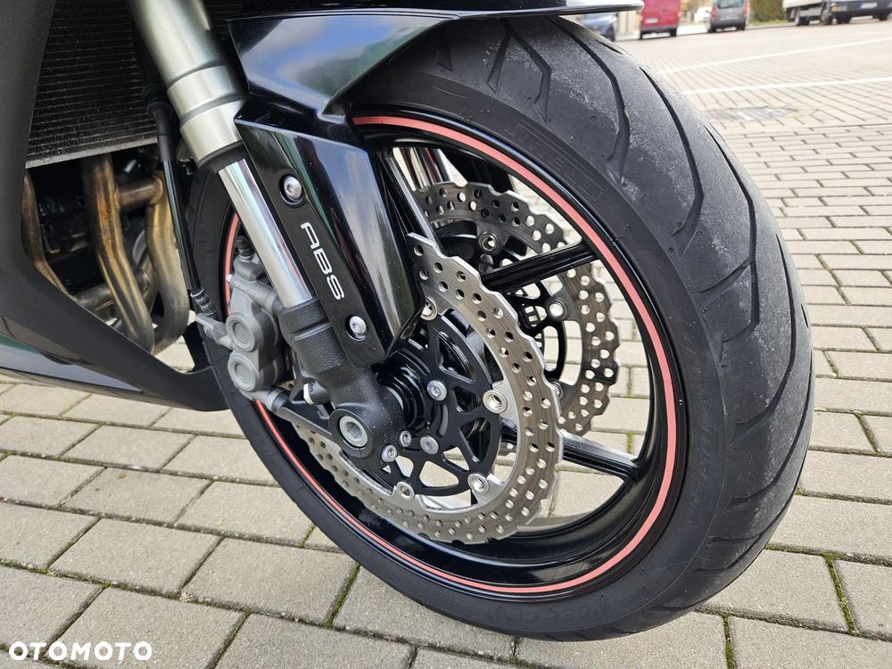 Kawasaki Ninja 1000 SX - 13