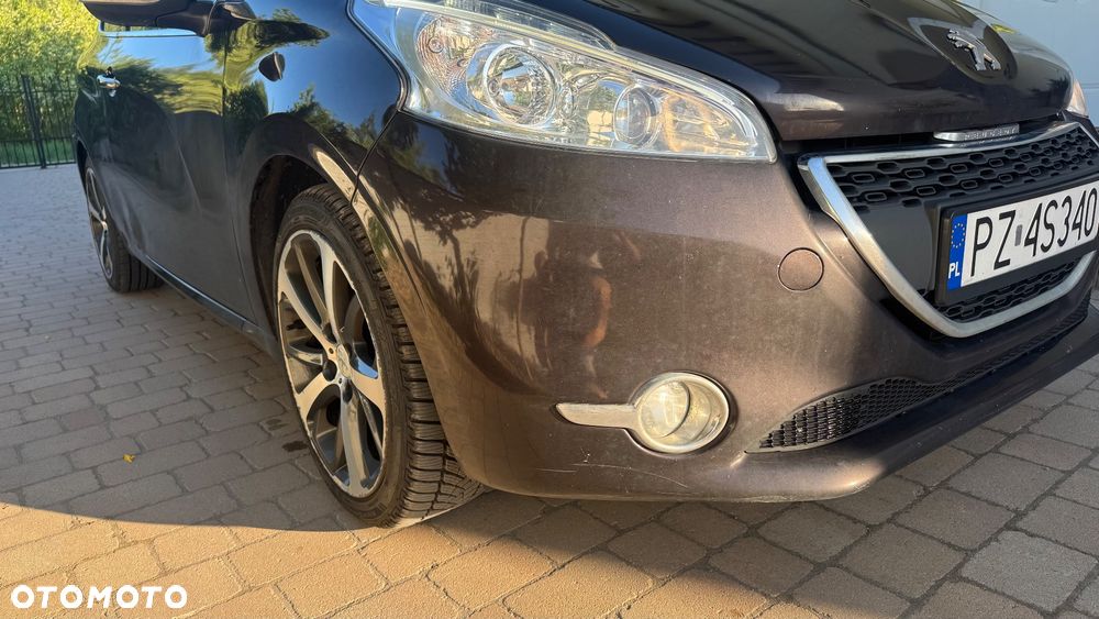 Peugeot 208 - 14