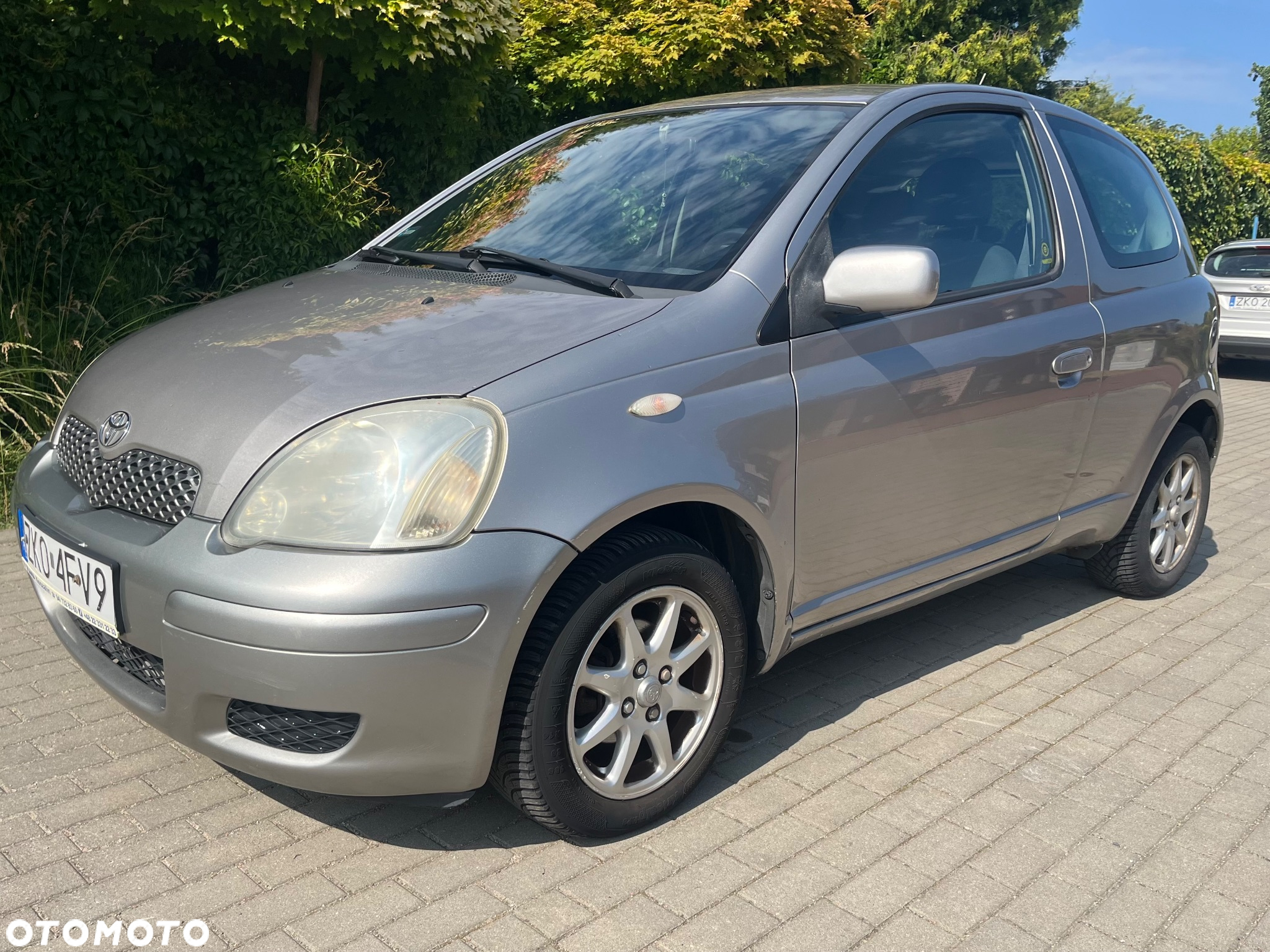 Toyota Yaris 1.3 - 4