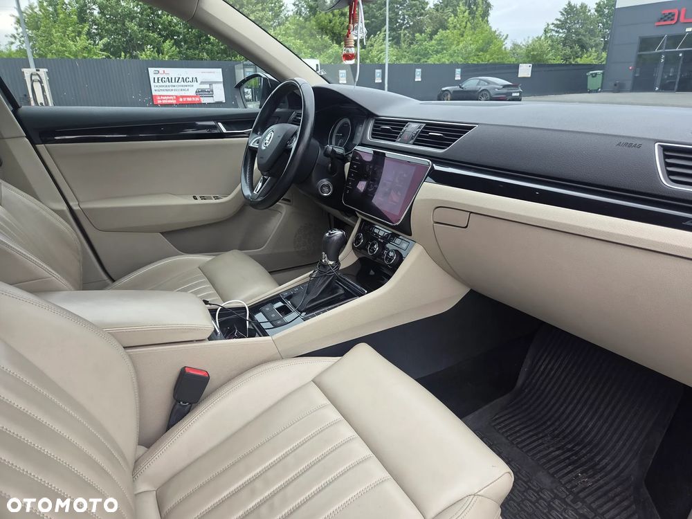Skoda Superb 2.0 TDI L&K DSG - 8