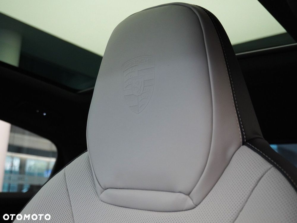 Porsche Cayenne E-Hybrid PHEV Black Edition - 26
