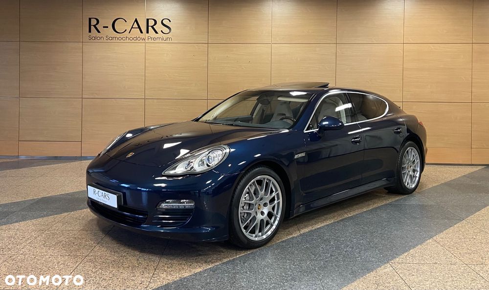 Porsche Panamera - 4