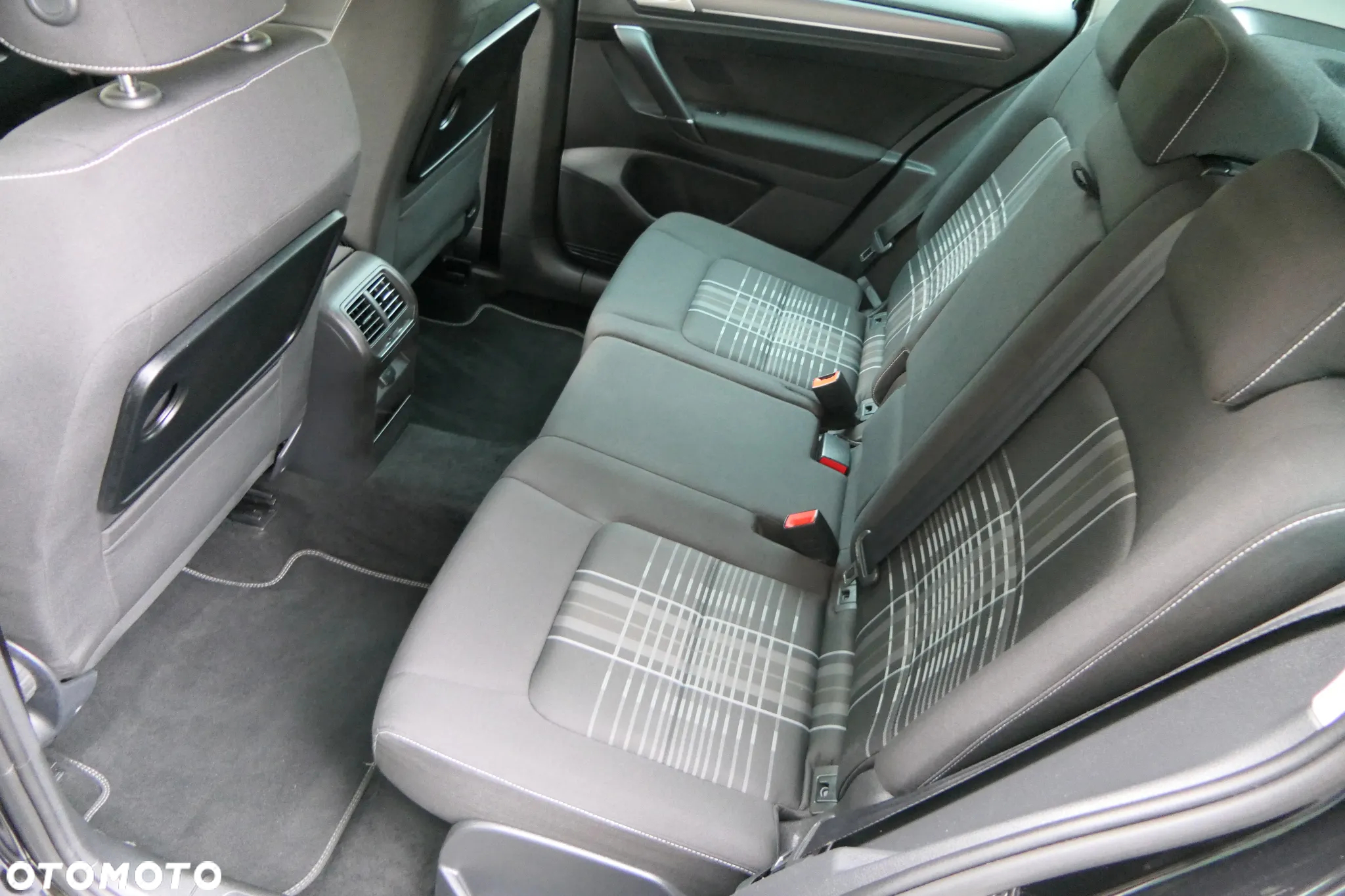 Volkswagen Golf Sportsvan VII SV 1.6 TDI BMT Highline - 22