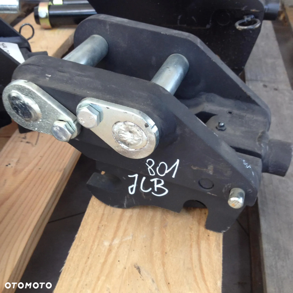Szybkozłącze mechaniczne JCB 801 ze sworzniami