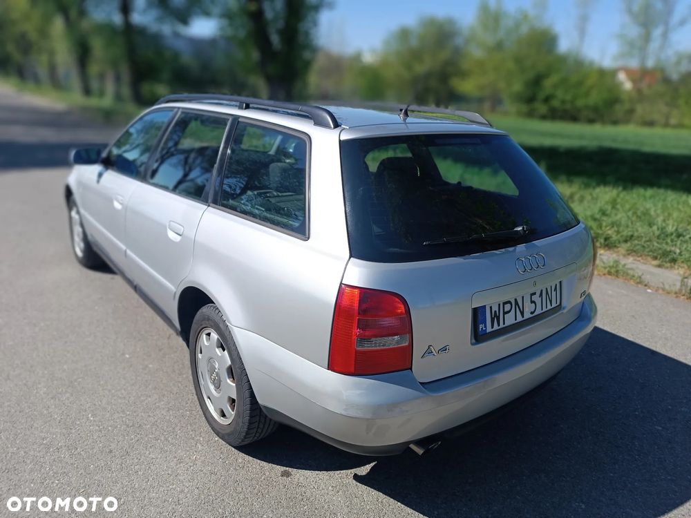 Audi A4 Avant 1.8 - 8