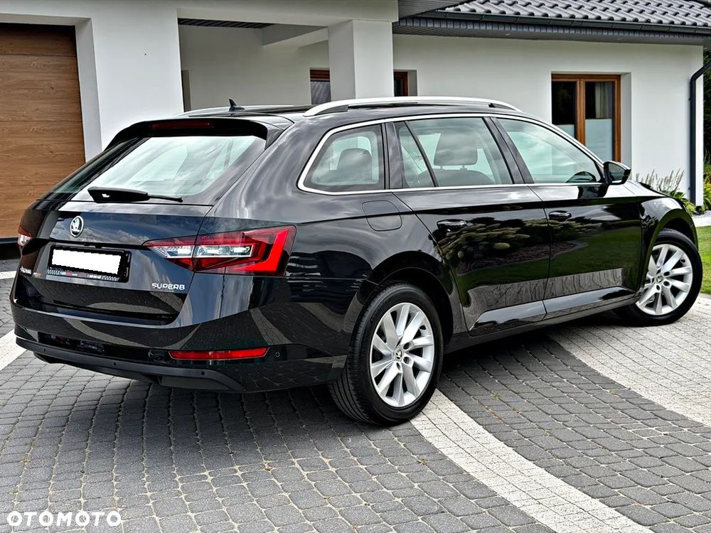 Skoda Superb 2.0 TDI Premium Edition - 15