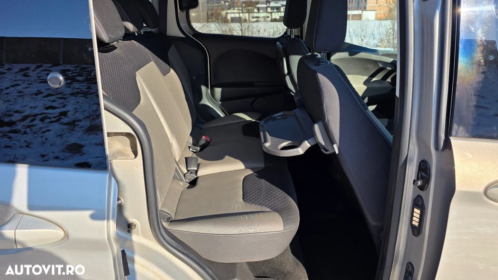 Ford Tourneo Courier 1.0 EcoBoost Titanium - 11