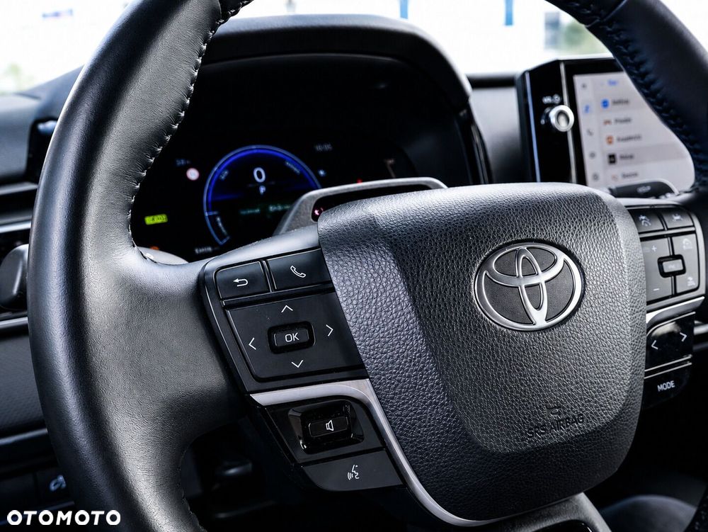 Toyota Camry - 23