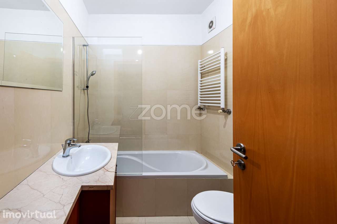 T2 de Luxo em Condomínio Semi-Privado | Varanda & Jardim - Grande imagem: 5/48