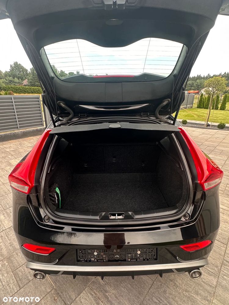 Volvo V40 T2 Drive-E R-Design Momentum - 38