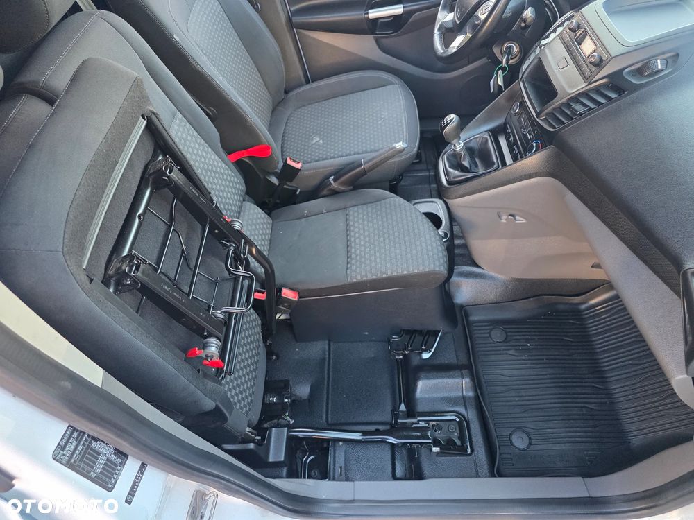 Ford Transit Connect - 21
