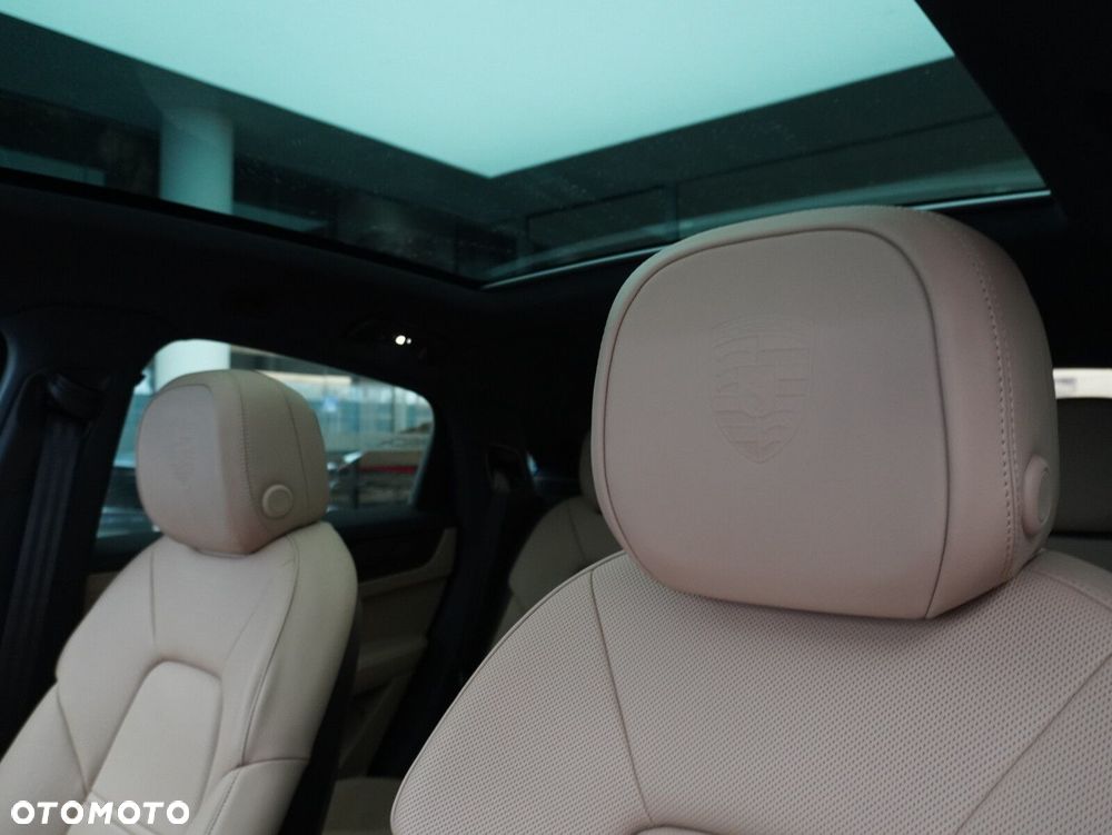 Porsche Cayenne - 25