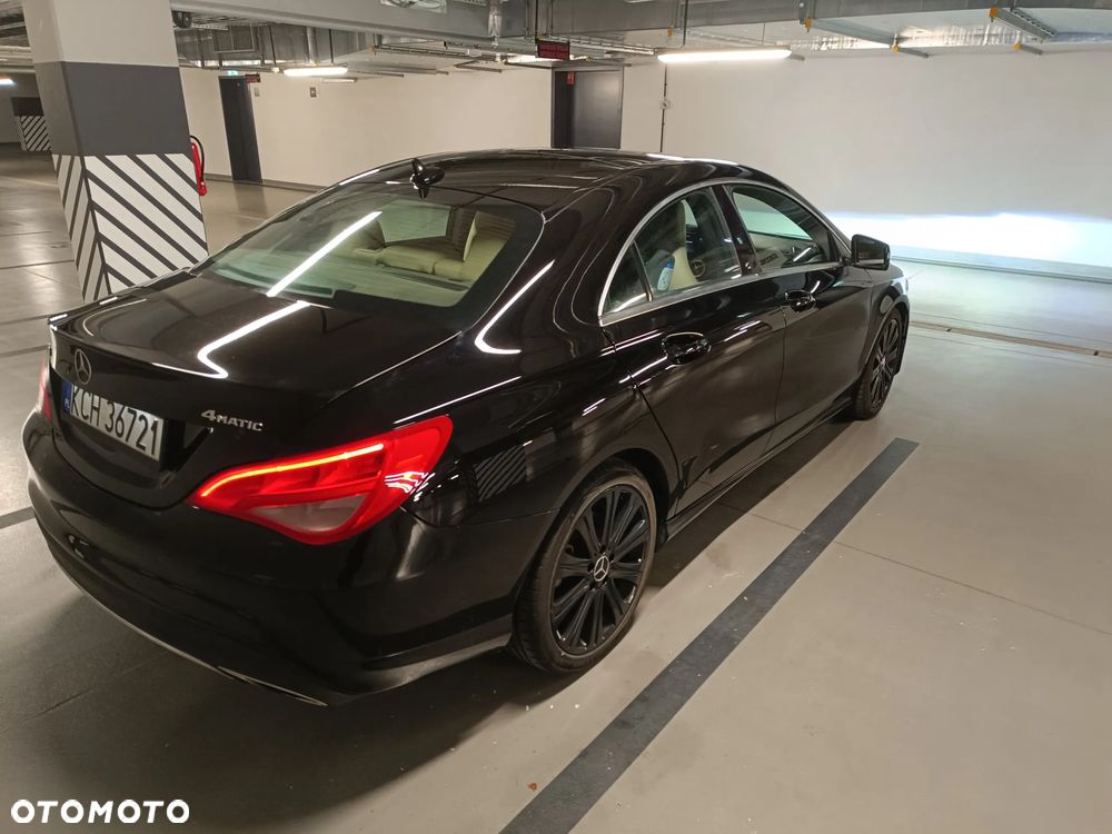 Mercedes-Benz CLA 250 4Matic 7G-DCT - 16