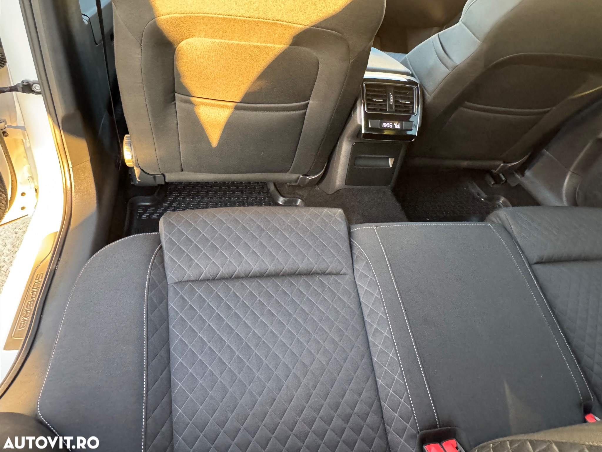 Skoda Superb 2.0 TDI DSG Ambition - 12