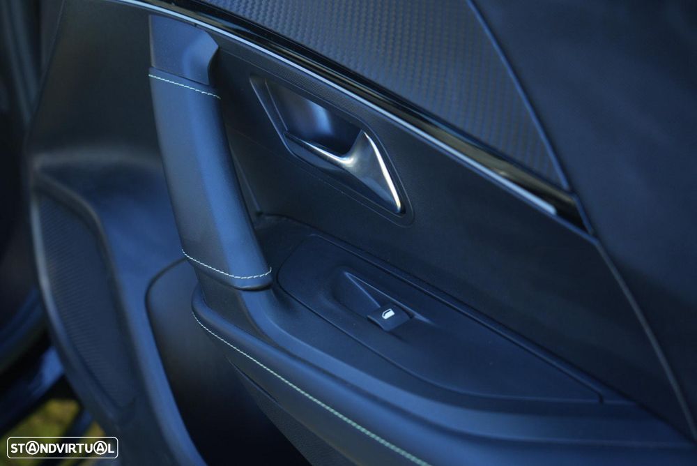 Peugeot 2008 1.2 PureTech GT EAT8 - 51