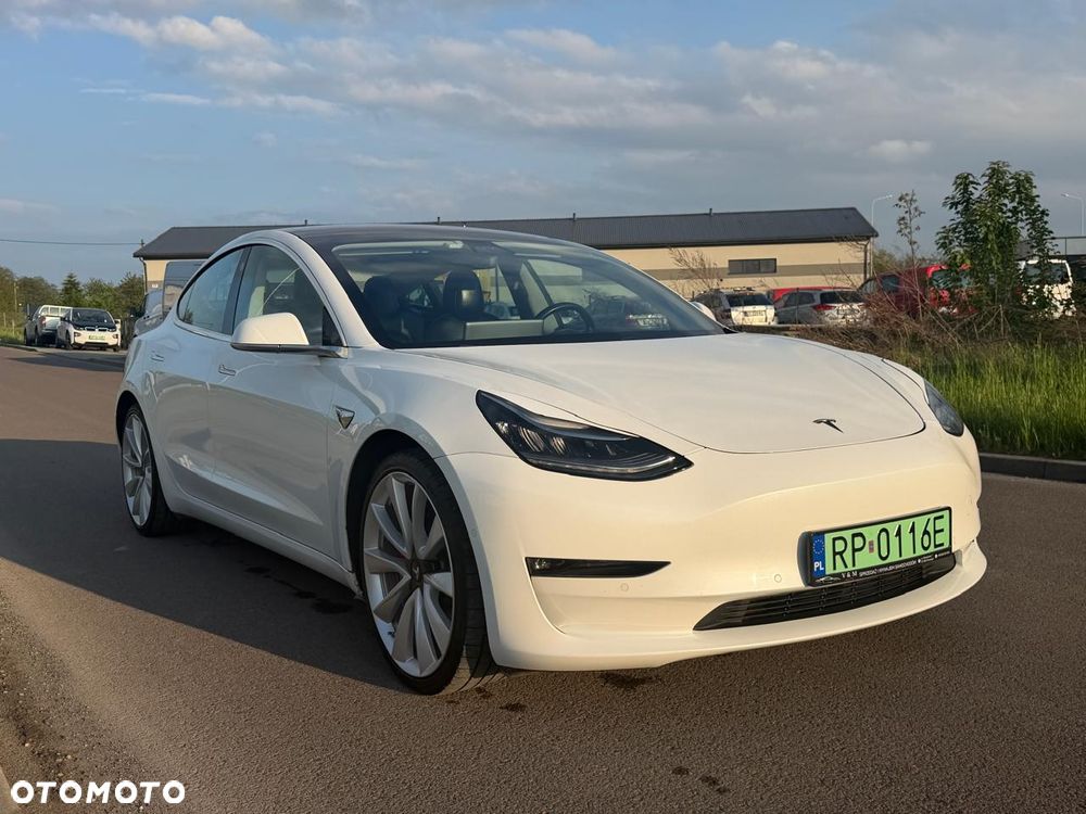 Tesla Model 3 - 6