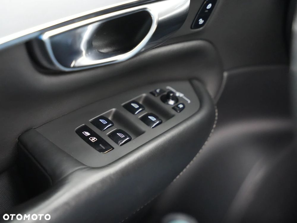 Volvo XC 90 - 15