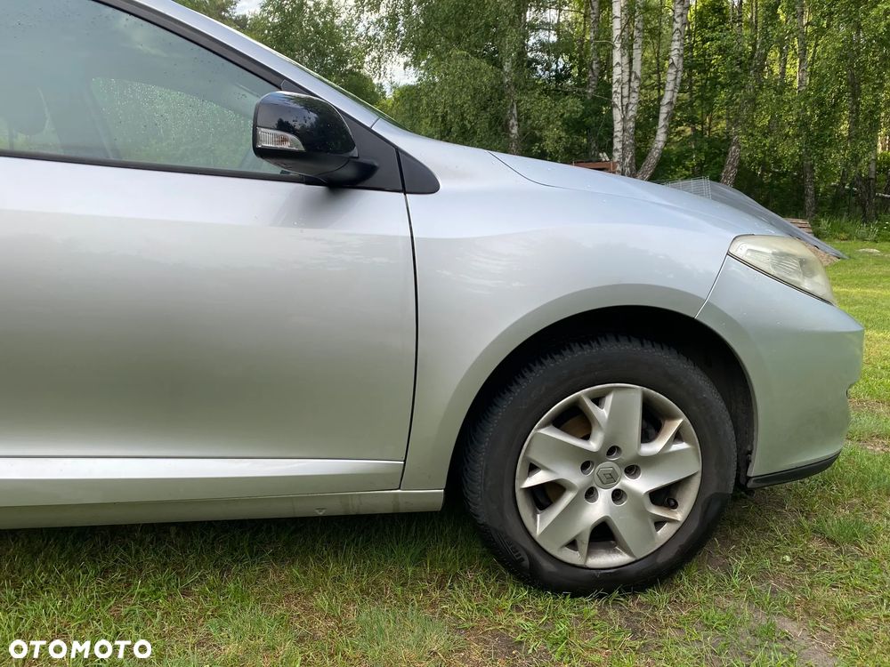 Renault Fluence 1.6 16V Color Edition - 8