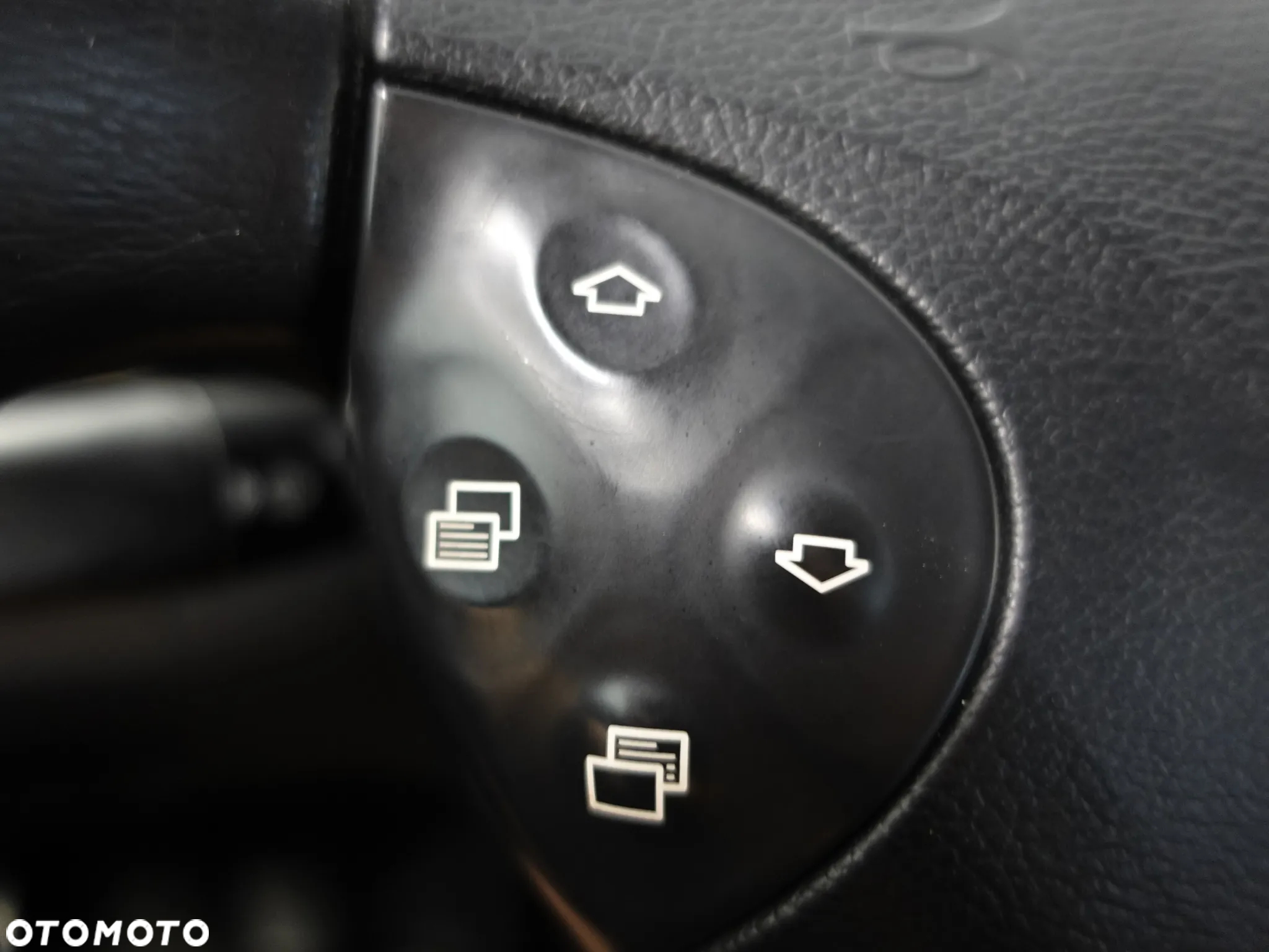 Mercedes-Benz Klasa E 320 Avantgarde - 38